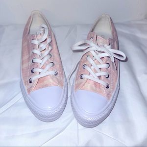 Converse, size 5.5